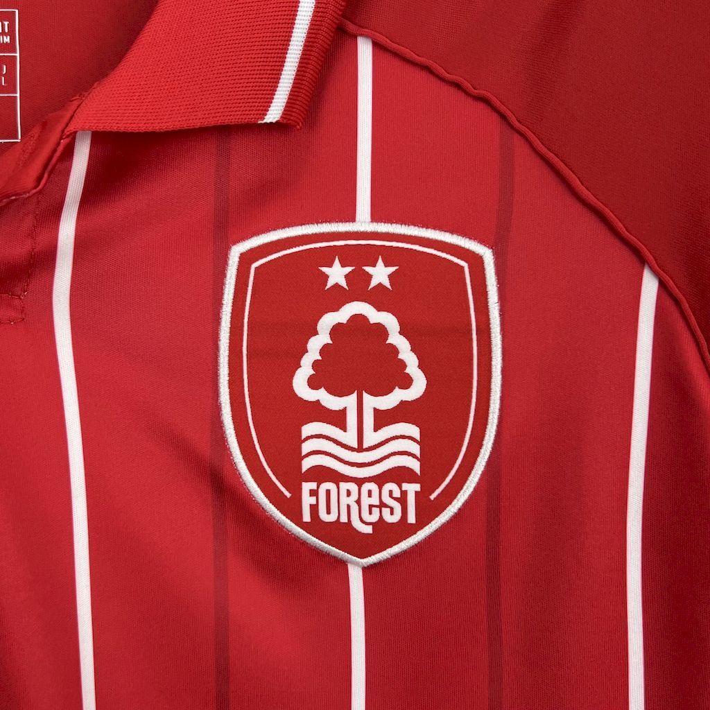 Nottingham Forest FC 2025/26 (Primera equipación)