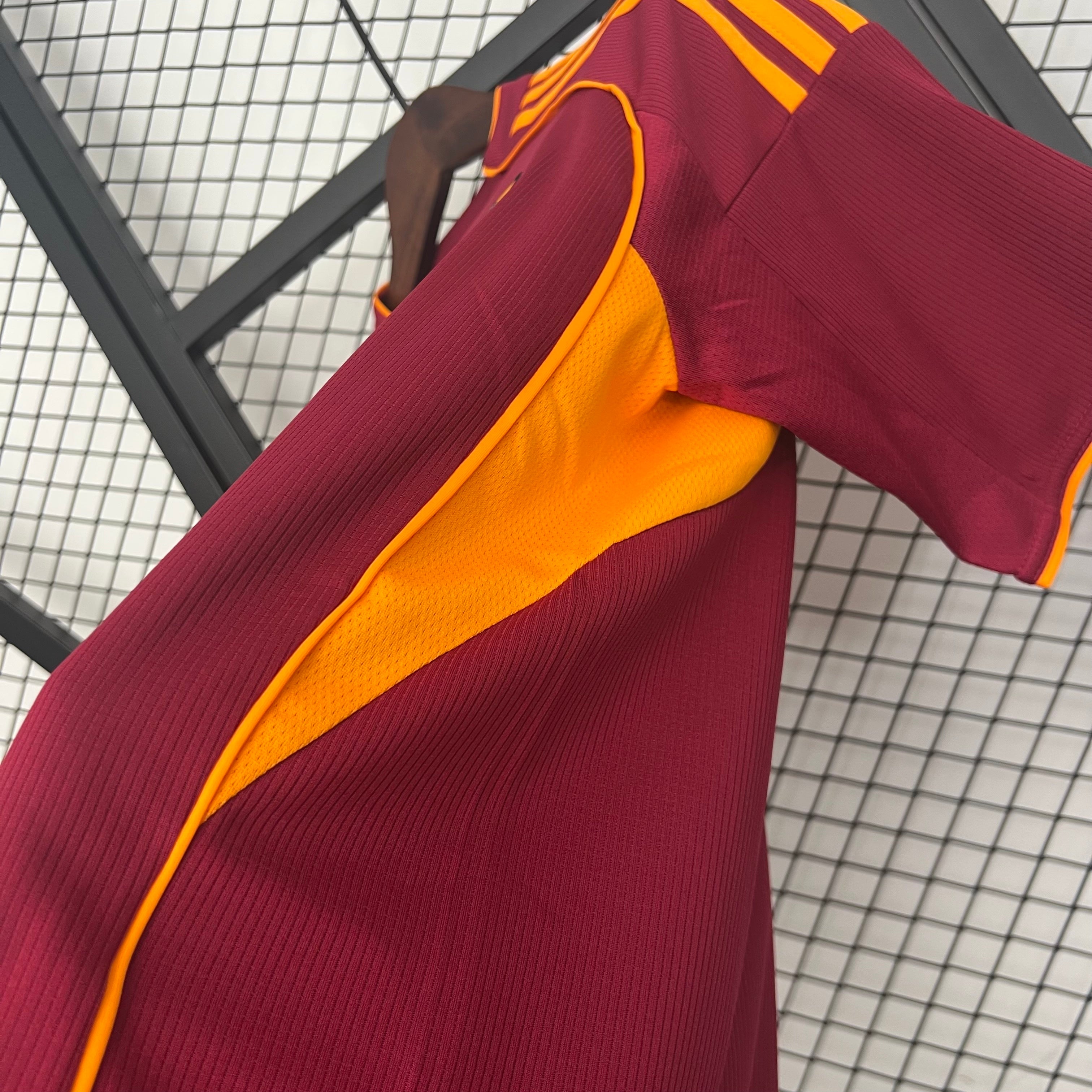 AS Roma 2025/26 (Primera equipación)