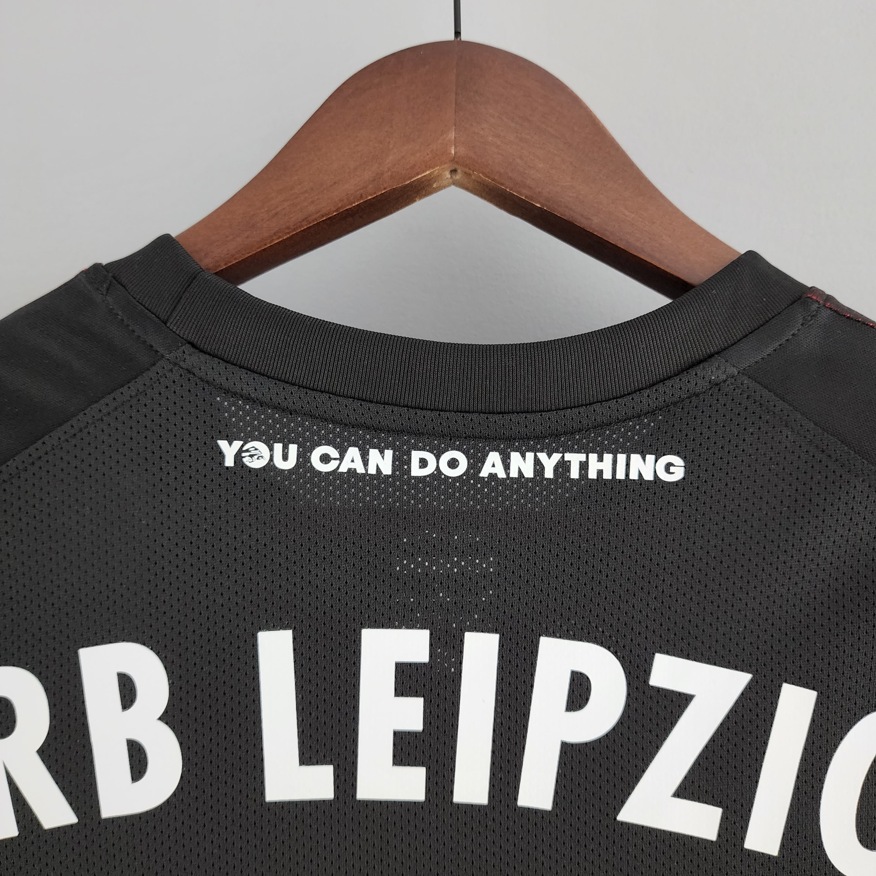 Red Bull Leipzig 2022/23 (Segunda equipación)