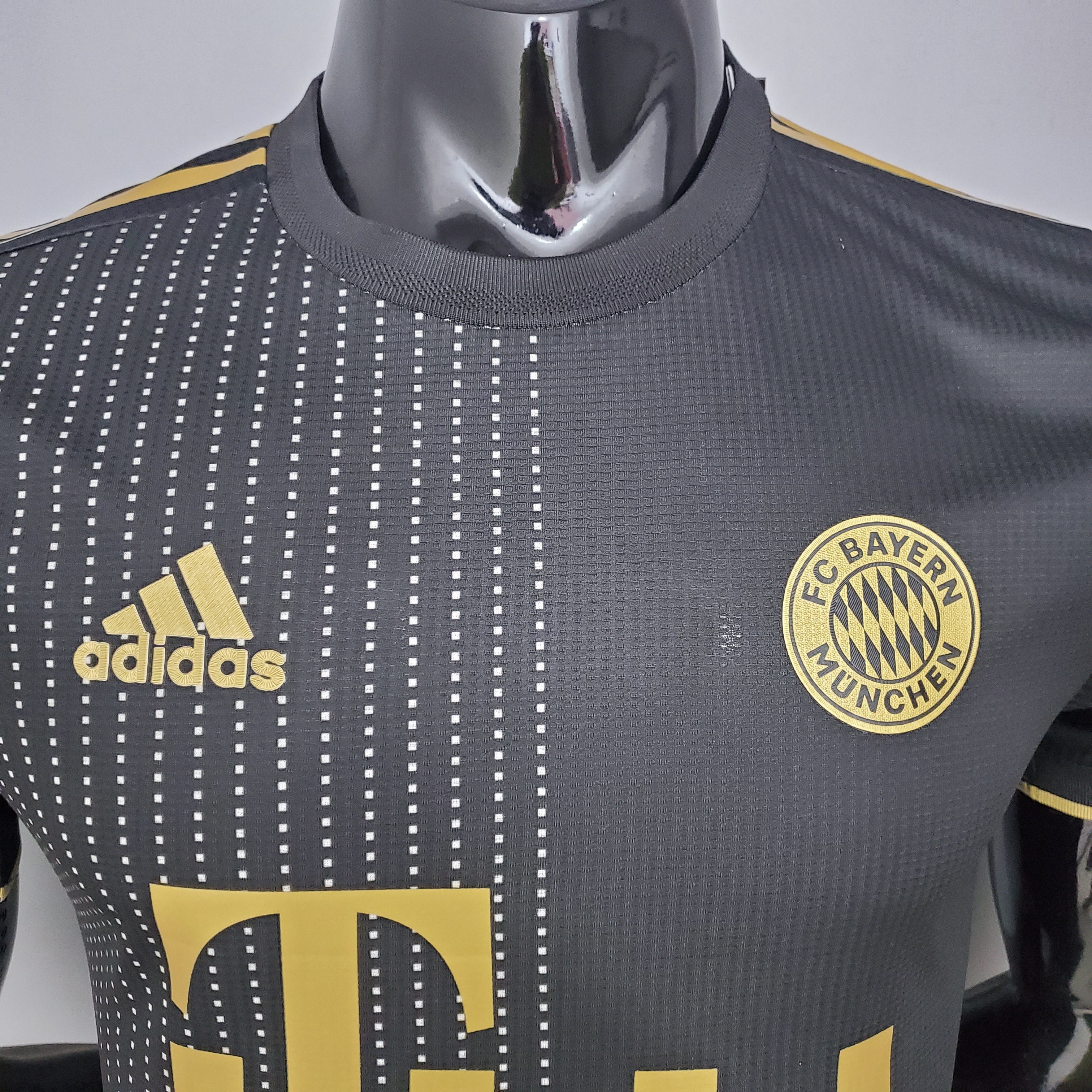 Bayern de Munich 2021/22 Vapor Match (Segunda equipación)