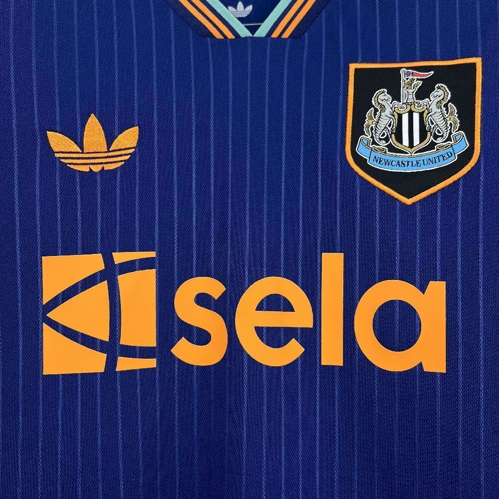 Newcastle 2025/26 (Segunda equipación)