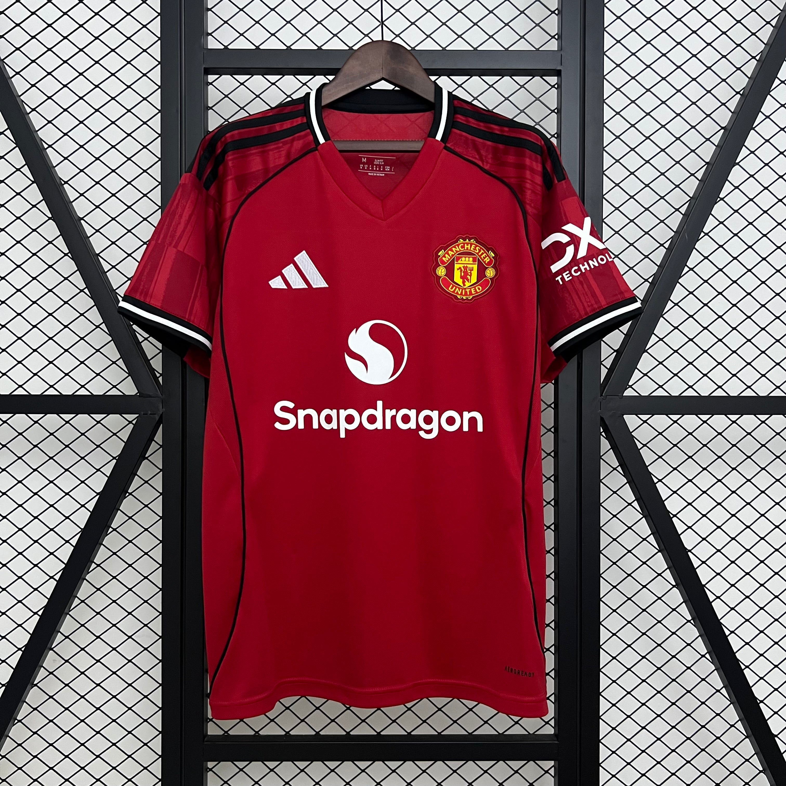 Manchester United 2025/26 (Primera equipación)