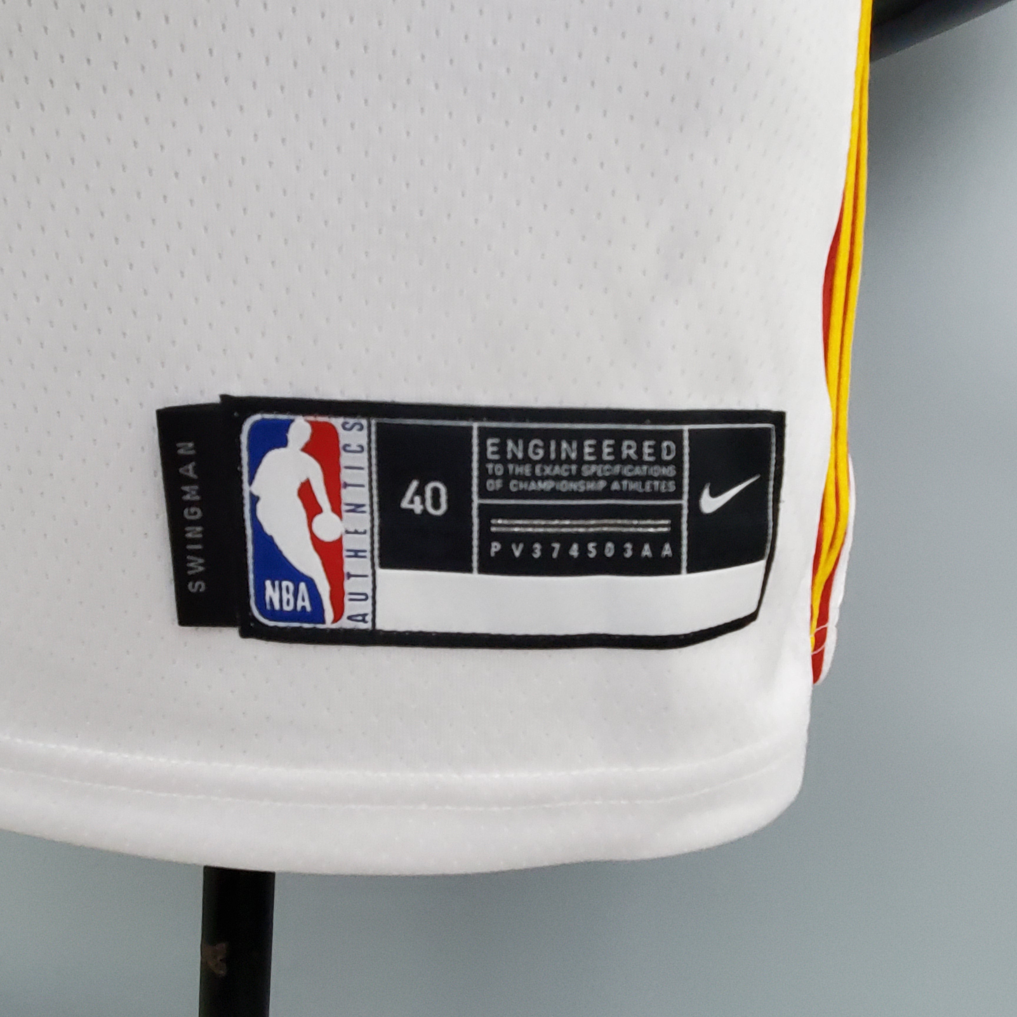 Atlanta Hawks (white)