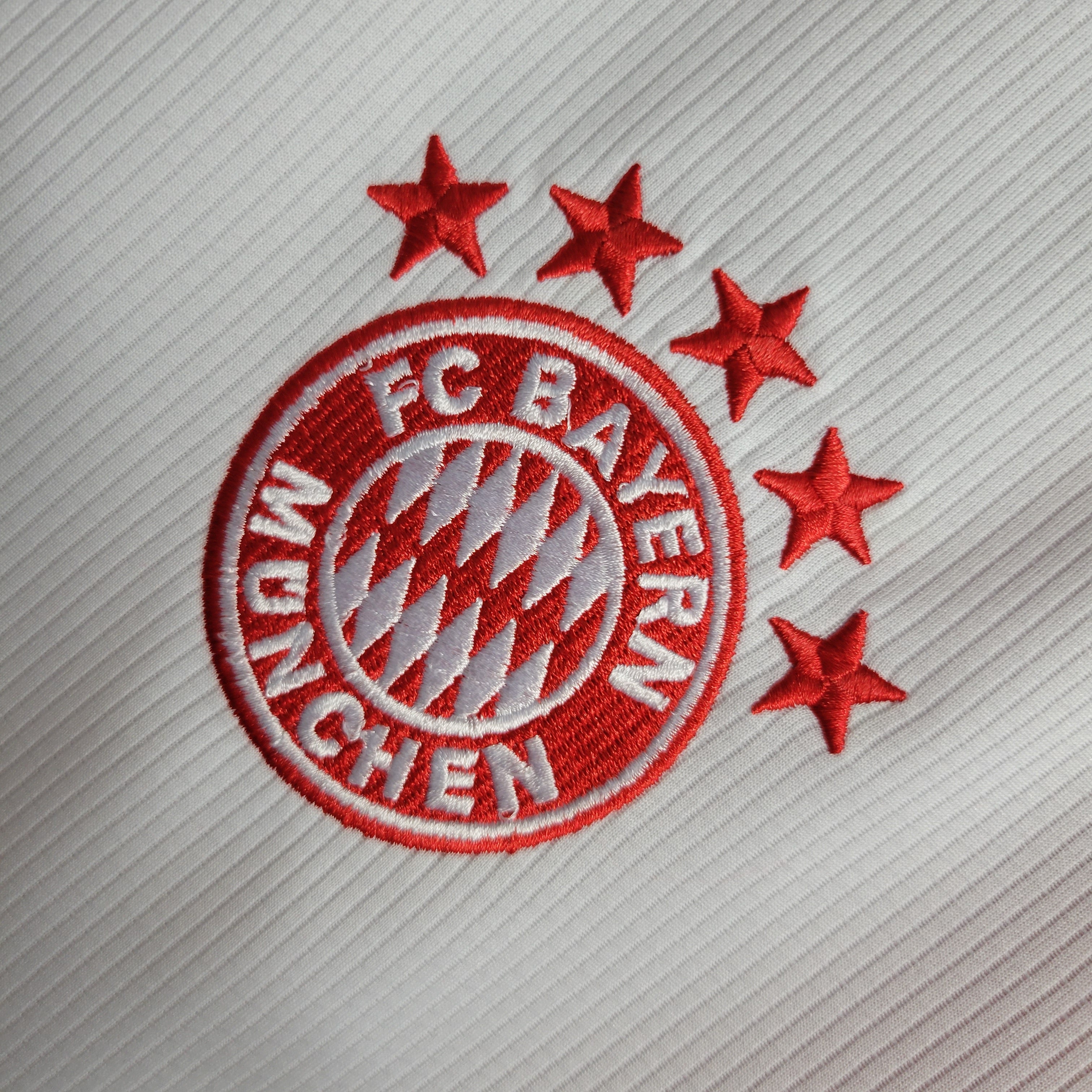 Bayern de Múnich 2023/24 (Primera equipación)