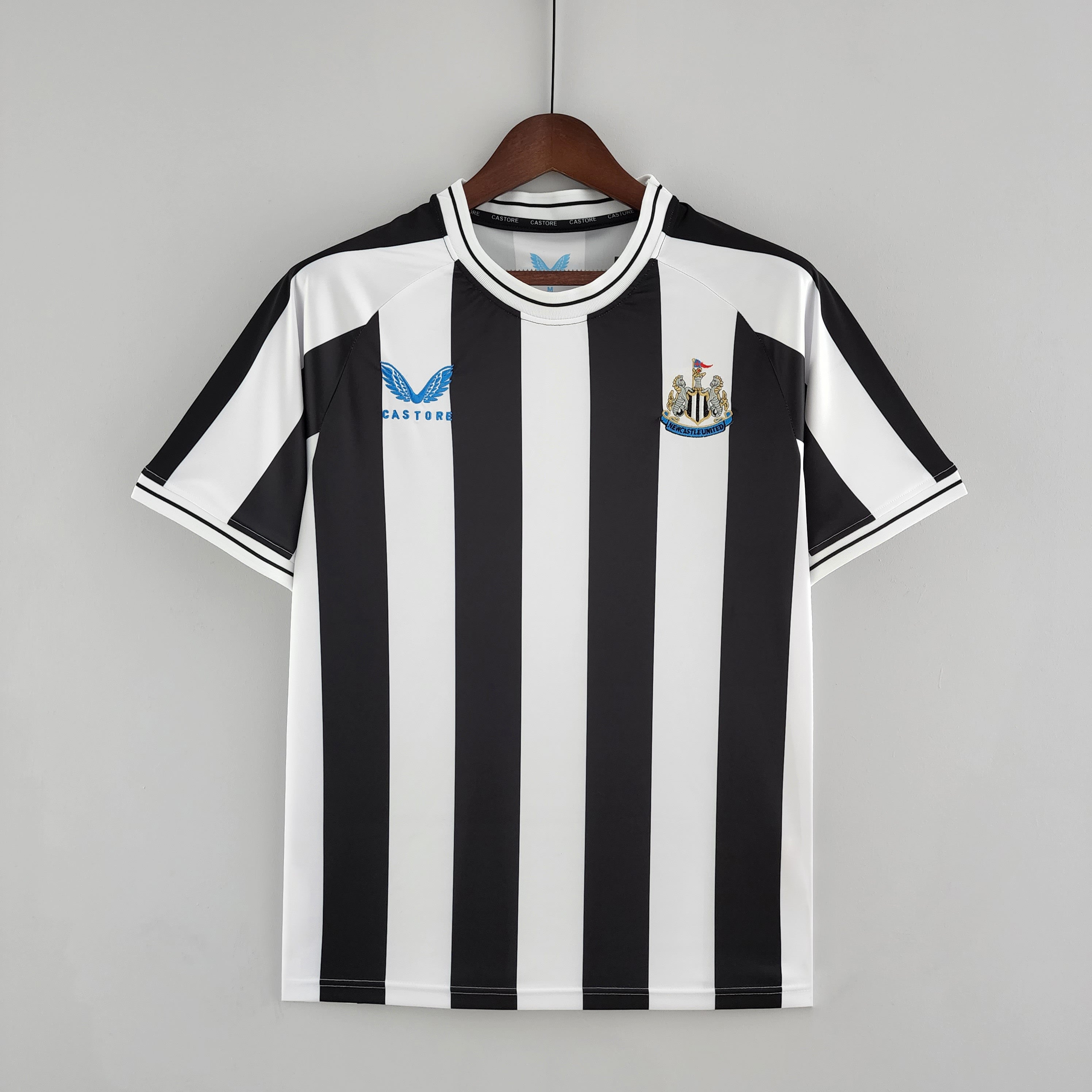 Newcastle 2022/23 (Primera equipación)