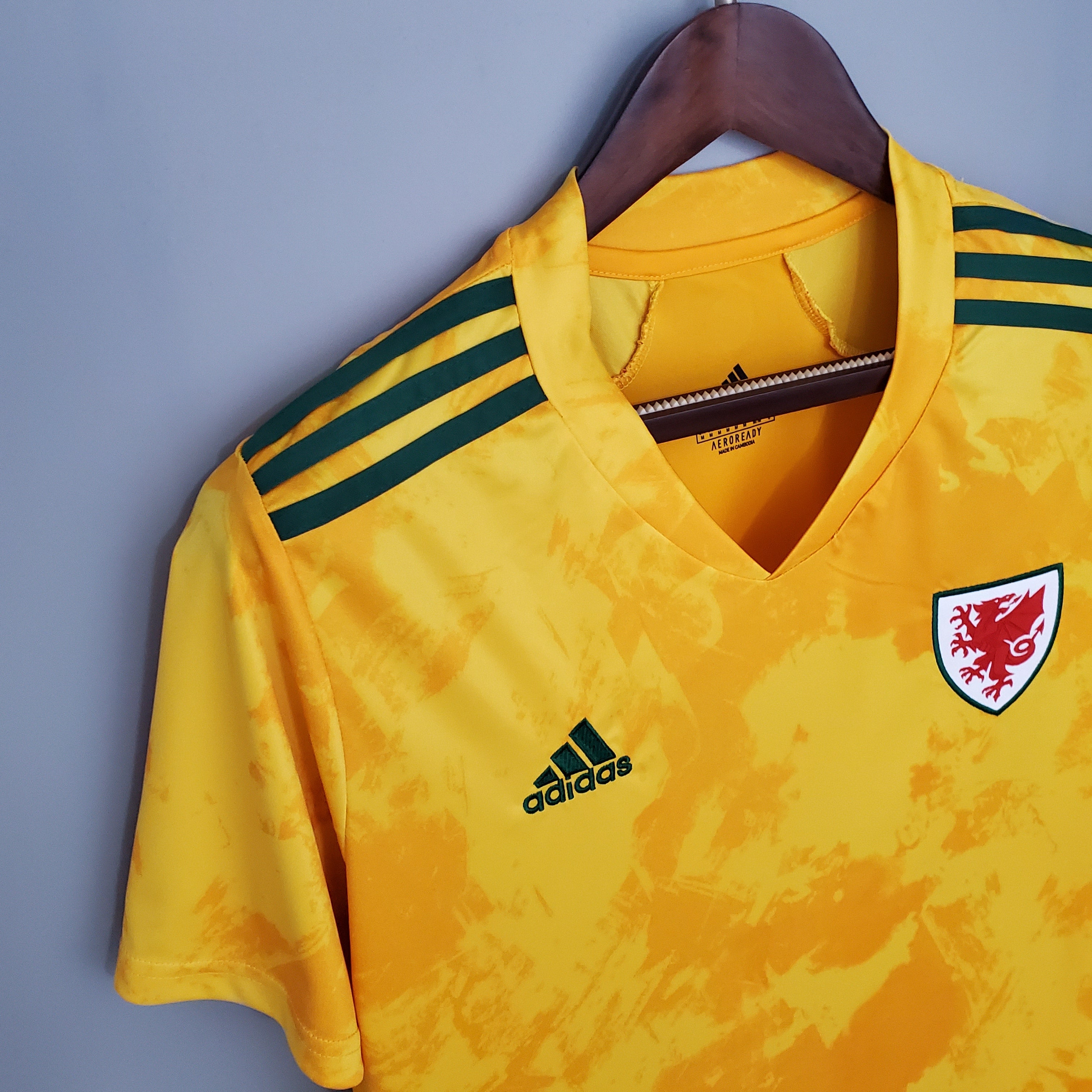 Gales 2021 (Segunda equipación)