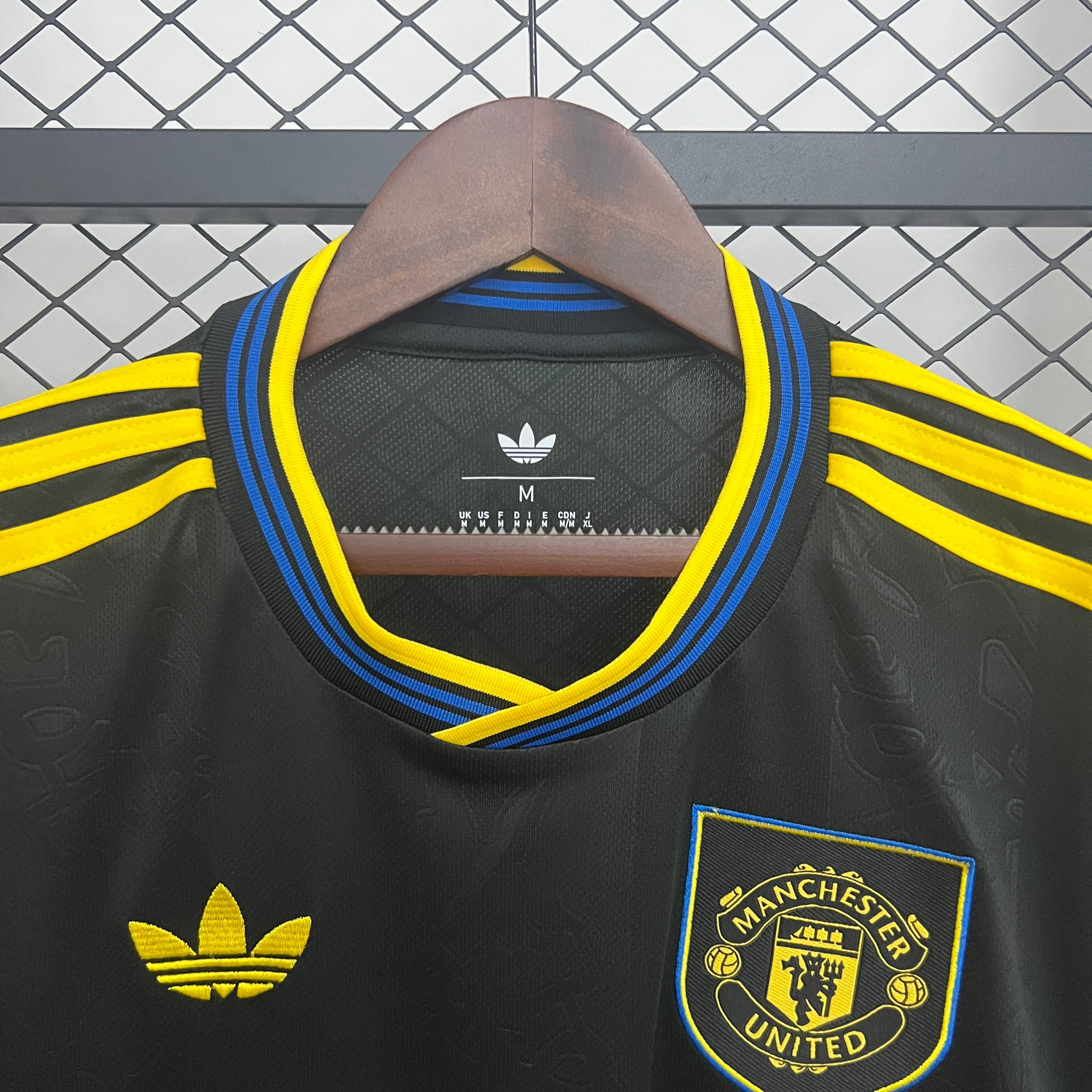 Manchester United 2025/26 (Tercera equipación)