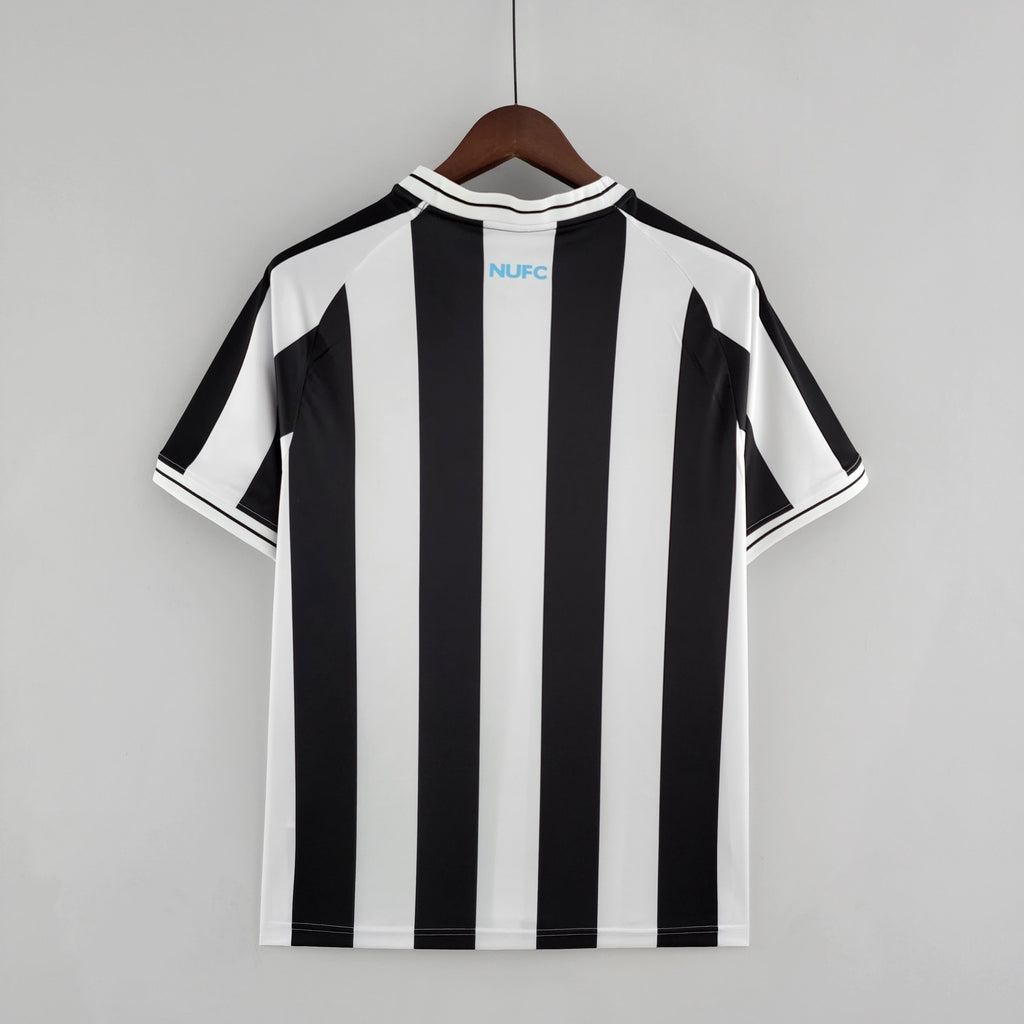 Newcastle 2022/23 (Primera equipación)