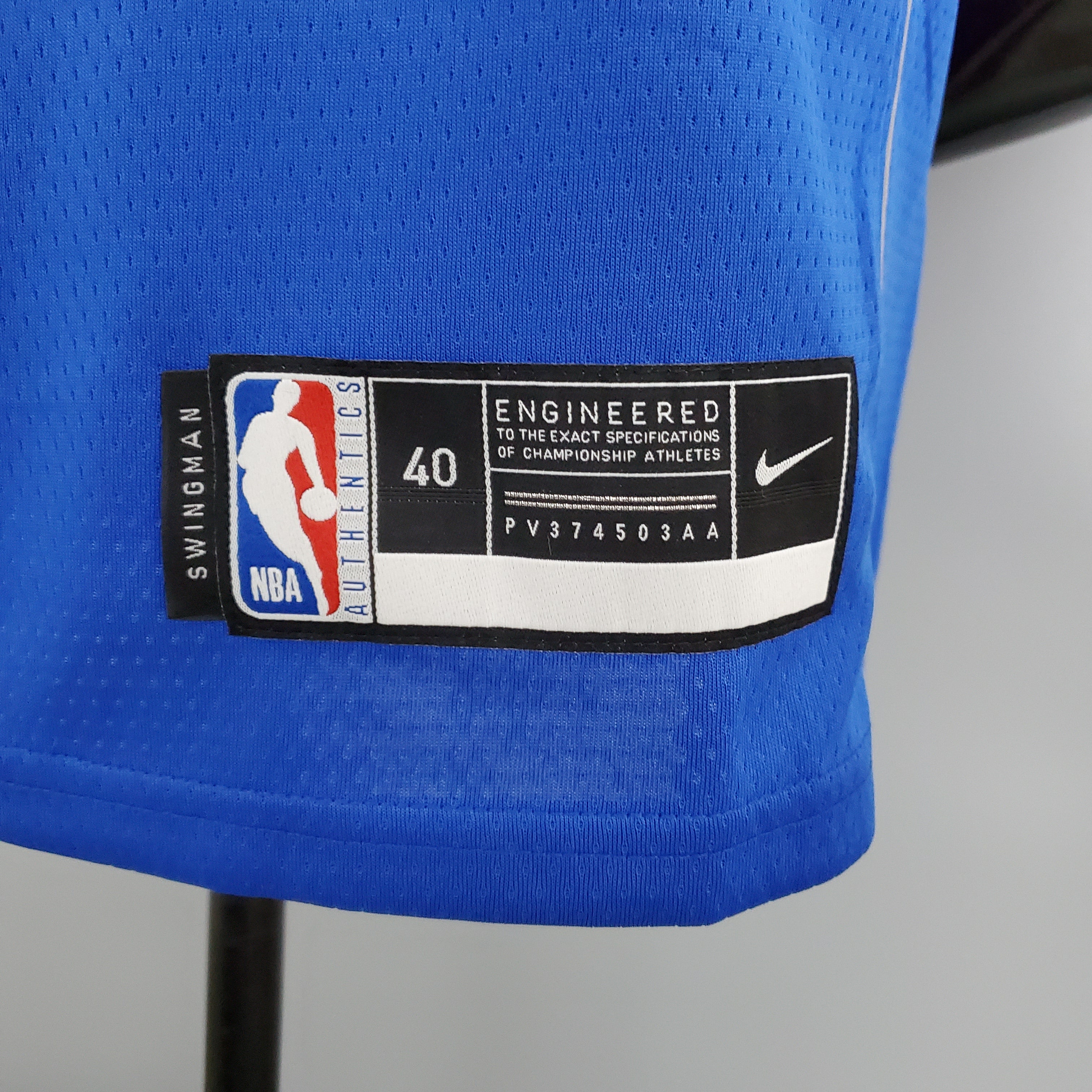 Dallas Maverick (blue)
